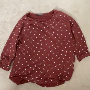 Kim & Cami 3/4 length sleeve top with lightening bolts pattern